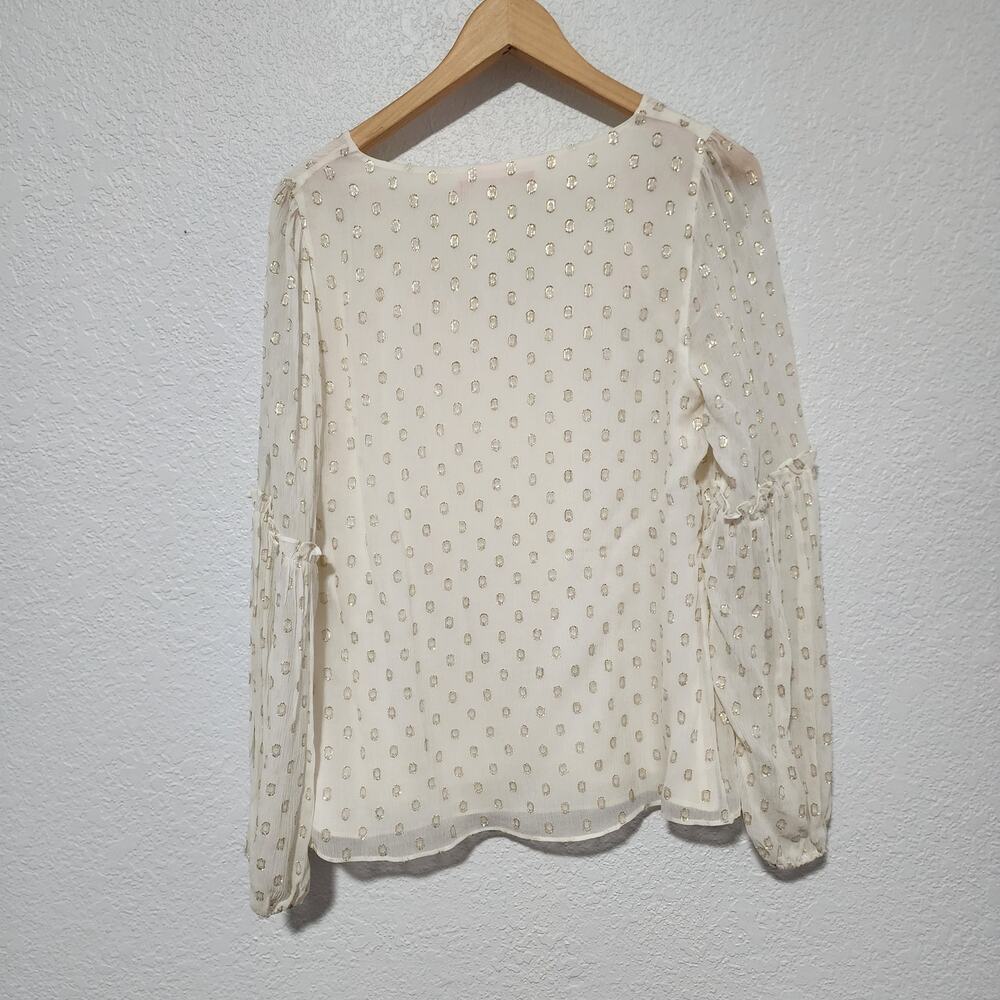 Lilly Pulitzer Ivory Gold Metallic Silk Relaxed Fit Blouse Pleated V-Neck Small - Picture 3 of 10